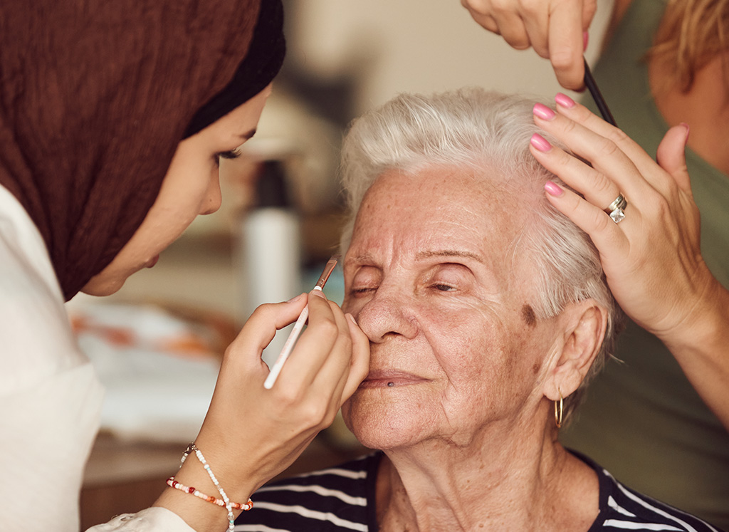 Elder Care at Home in Chicagoland | Private-Pay Elder Care Services